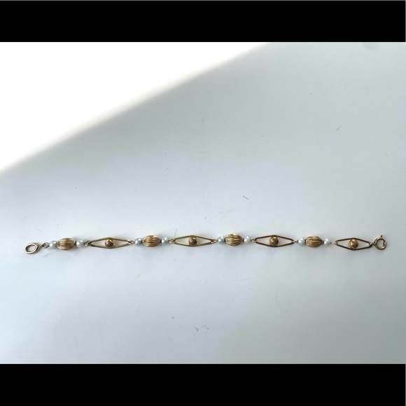 Vintage Gold Filled Bracelet with Manmade Pearls and Gold Filled Beads - Picture 8 of 10